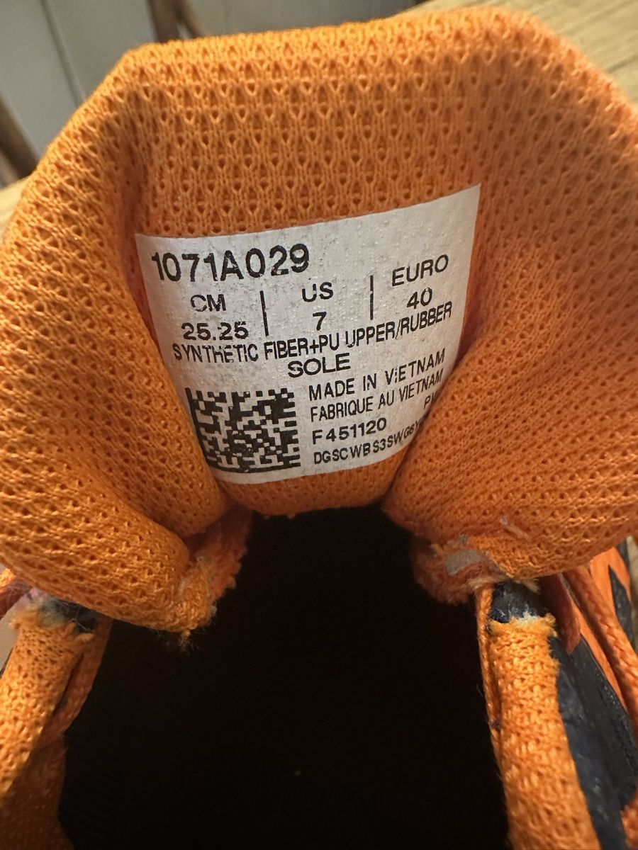 Asics Scarpe da uomo: Asics Gel-Blade Hallenturnschuh – Nuovo (secondo la descrizione) da Zürich venduto da DawaChi 5