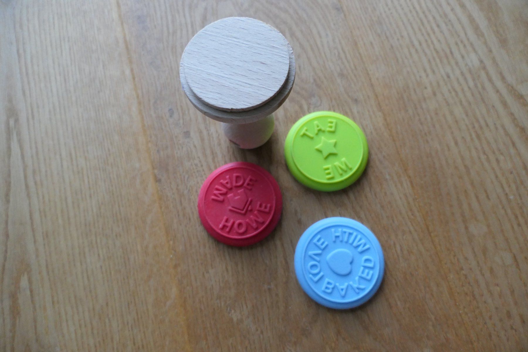 Migros Teglie da forno: Gebäckstempel Set mit 3 Stempel – Nuovo e nell'imballaggio originale da ESCHENBACH SG venduto da MAKULU04