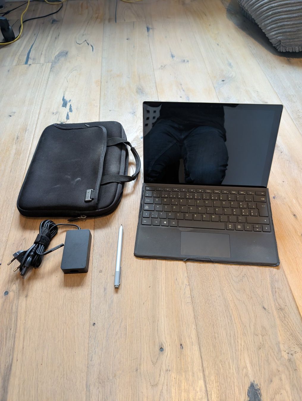 Microsoft Tablettes PC: Microsoft Surface Tablet 256 GB inkl Stift – D'occasion à Gerlafingen par Cooper74 1