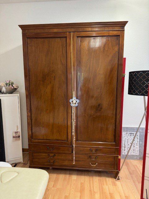 Armadi: Grosser Wandschrank – Usato da Spiegel b. Bern venduto da inf_v9gx