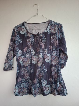 Damen Sommer Tunika Shirt, Grösse M, Blumenmuster,