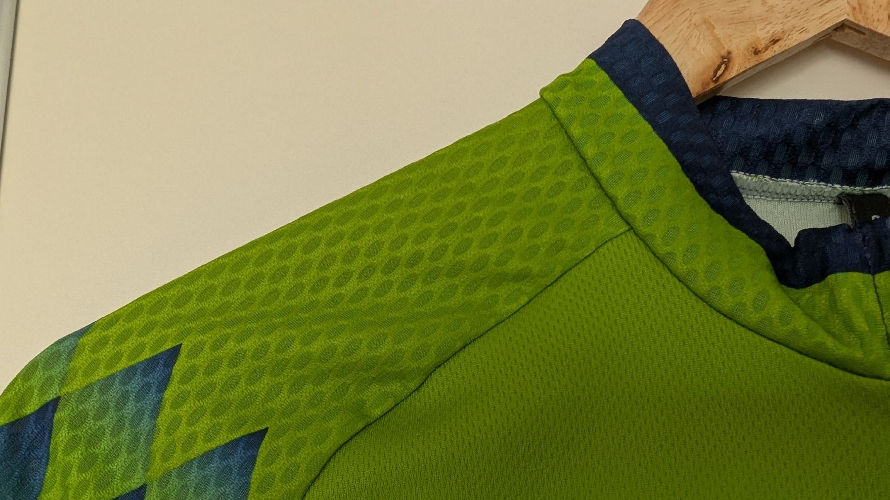 Canottiere & Pantaloni: Velotrikot – Usato da Liebefeld venduto da Pacem 2