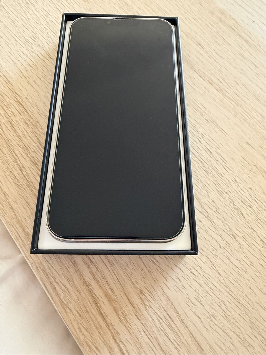 Apple Telefoni cellulari / Smartphones: iPhone 13 Pro Max - weiss - 256GB -Ohne Kratzer oder Risse – Usato da Zürich venduto da Donmemo 1
