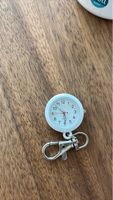 Pflege Uhr mit Karabiner Weiss Quartz