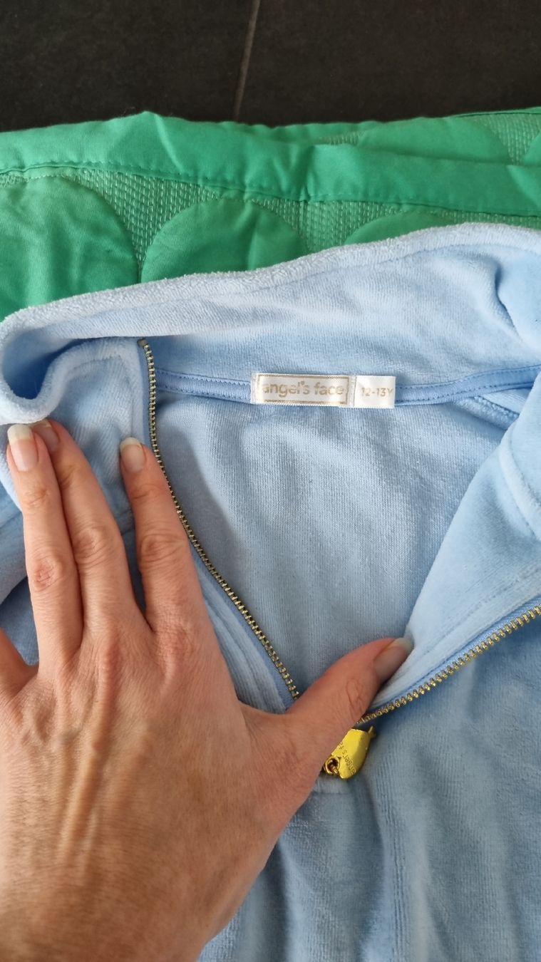 Angels Pantaloni: Angel's Face Trainingsanzug, hellblau, 152  – Usato da Bad Zurzach venduto da Mfritzli 2