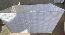 Panier en imitation osier blanc (plastique)