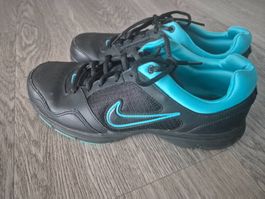 Nike Turnschuhe schwarz blau Damen Grösse 40.5 neuwertig