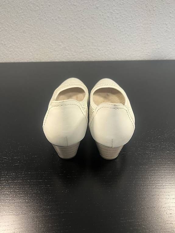 Scarpe da donna: Weisse Keilpumps Damenschuhe Gr. 39 – Usato da Au SG venduto da ali_j87n 2