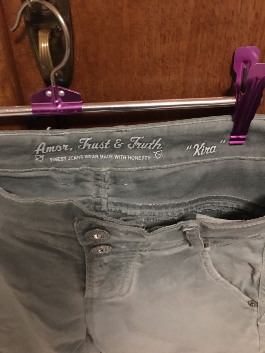 Pantaloni: Pantaloni da donna quasi nuovi – Usato da Schwyz venduto da Francesca54 3