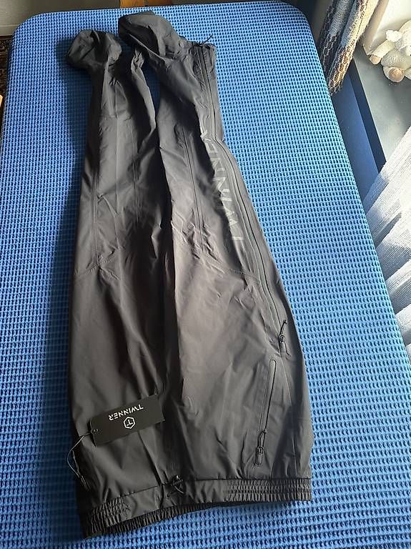 Thömus Hosen: Ungebrauchte Thömus Twinner Regenhose mit Schuhschutz – Neu (gemäss Beschreibung) aus Mumpf von Swiss-Motors 1