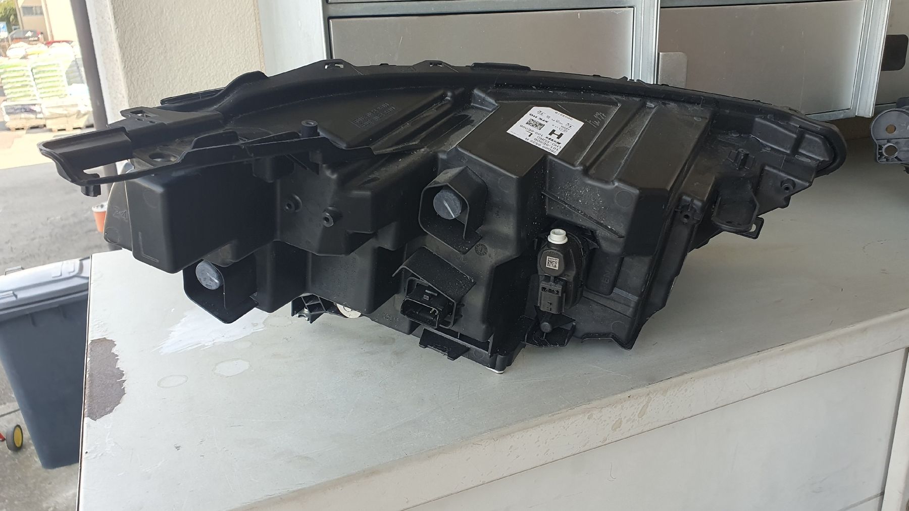 Fari: Scheinwerfer Renault Kangoo III, links – Usato da Kerzers venduto da Hemingway_Motors 3