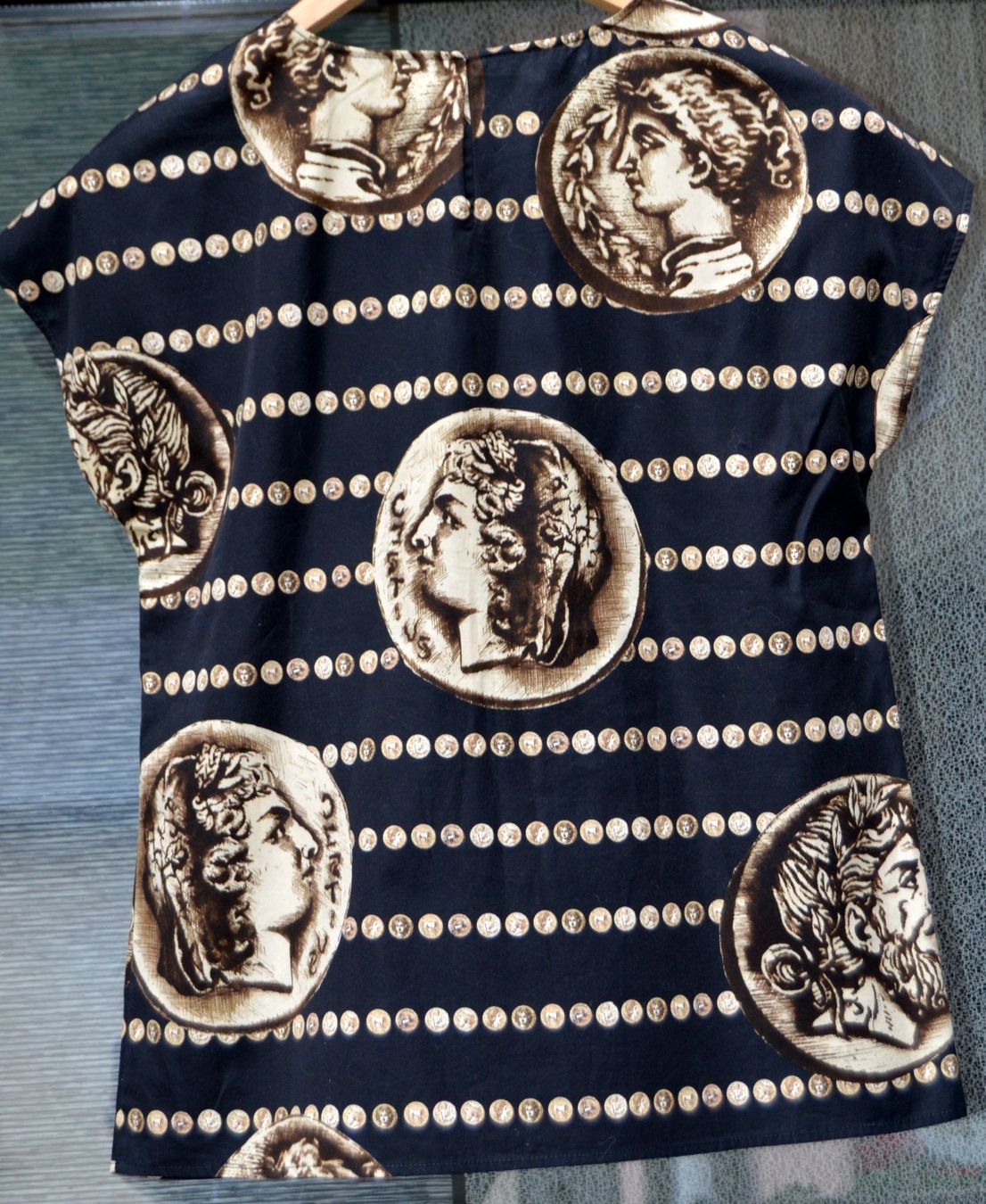 Dolce & Gabbana T-shirt: Dolce & Gabbana T-Shirt  40 – Usato da Collonges venduto da arashee 1