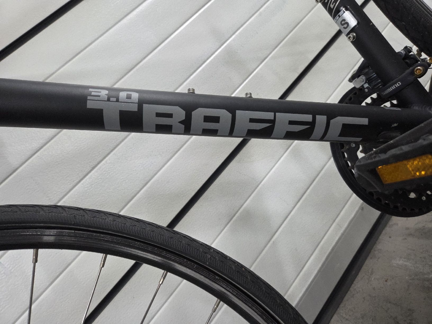 GT Biciclette: Fahrrad GT Traffic 3.0- Schwarz- Grösse S – Usato da Oberhasli venduto da General-Dealer 1