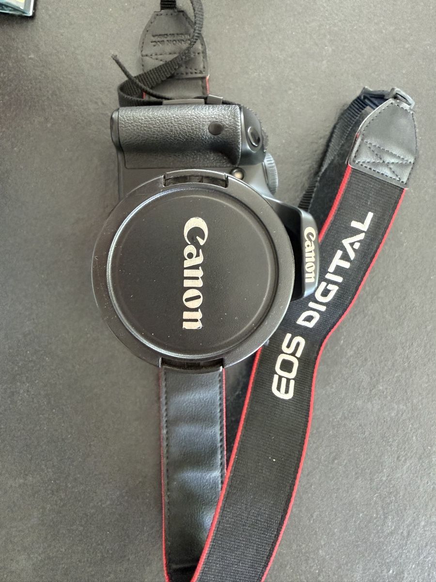 Canon Fotocamera: Canon EOS 450D mit 18-55mm Objektiv, inkl. Tasche und Filter – Usato da Heerbrugg venduto da SH_R 6
