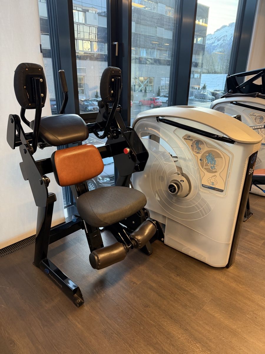 Nautilus Vélos d'appartement: Nautilus One Abdominal Crunch – D'occasion à Ruggell par lis_xx6d