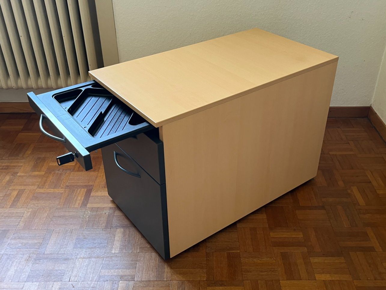 Banconi: Abschliessbarer Rollcontainer von Steelcase – Usato da Uster venduto da AudreyVII 2