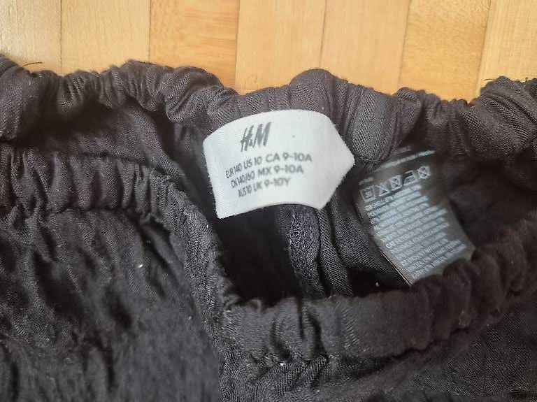 H&M Pantaloni: H&M Sommerhose, Gr. 140 – Usato da Russikon venduto da i_laura 2