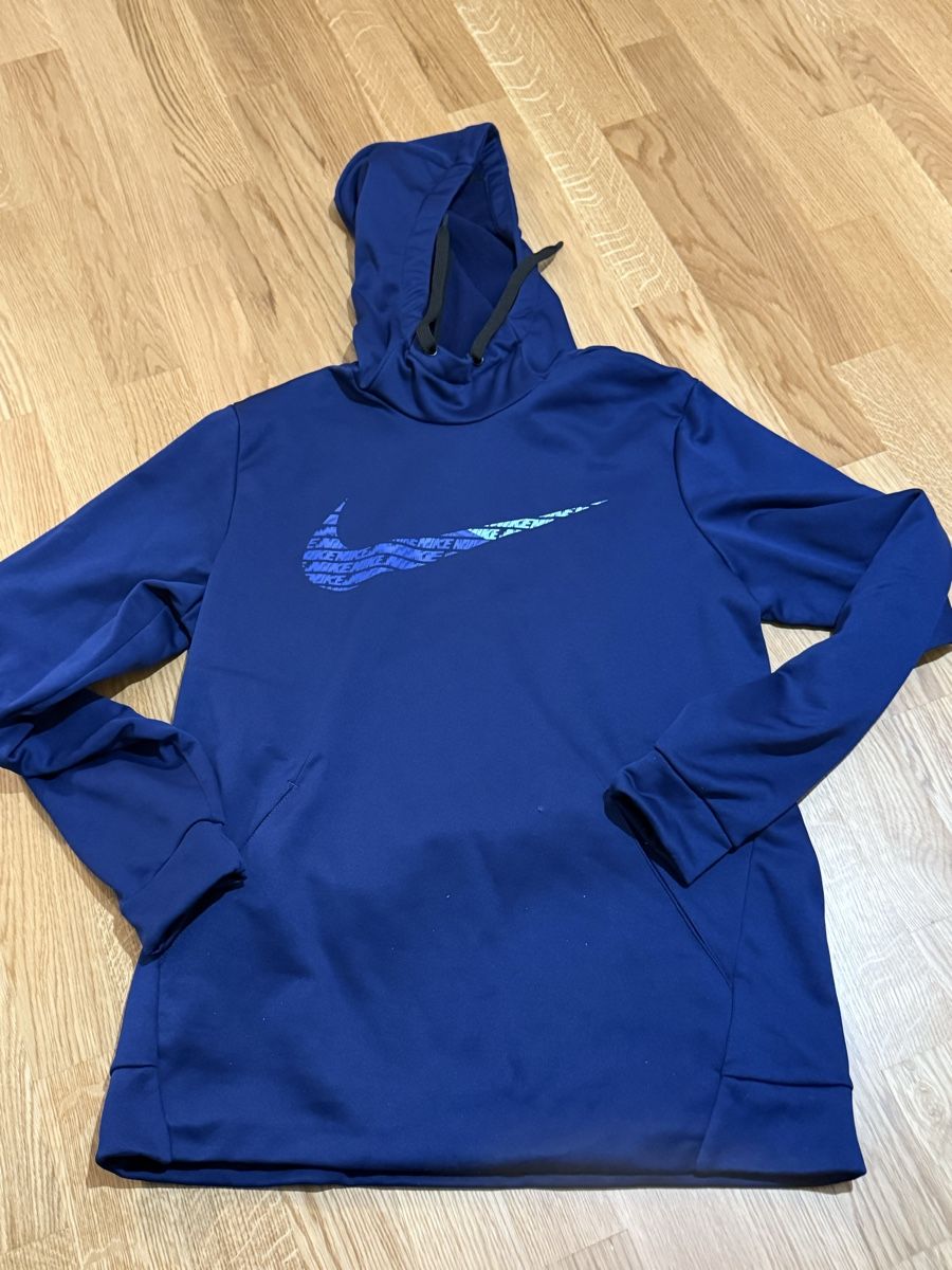 Nike Maglioni & Felpe: Nike Hoodie Grösse L – Usato da Winterthur venduto da BB1974
