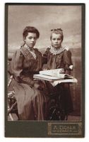 Fotografie A. Eicher, Uznach, Zwei junge