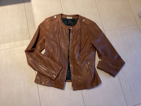 Braune Lederjacke im Biker-Stil, Gr. 38