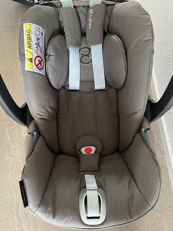 Seggiolini per auto: Cybex Babyschale grau (Cloud Z i-size) – Usato da St-Prex venduto da buc_y6n7 2