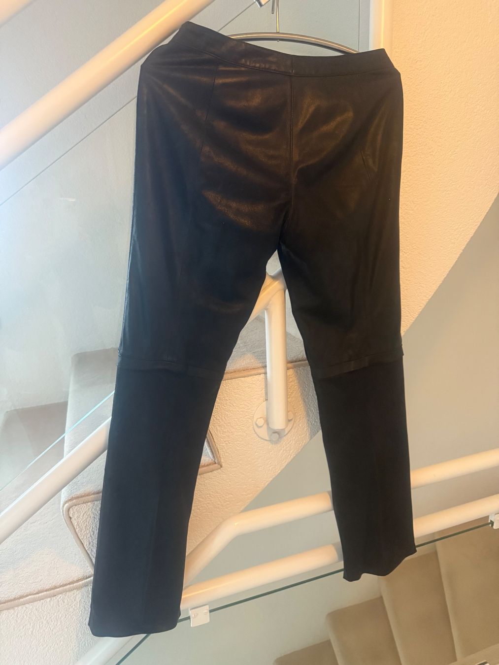 Pantaloni: Hose aus Leder Gr.40 schwarz – Usato da Zollikon venduto da dorean 1