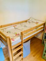 Kinder-Hochbett aus massivem Fichtenholz mit Lattenrost