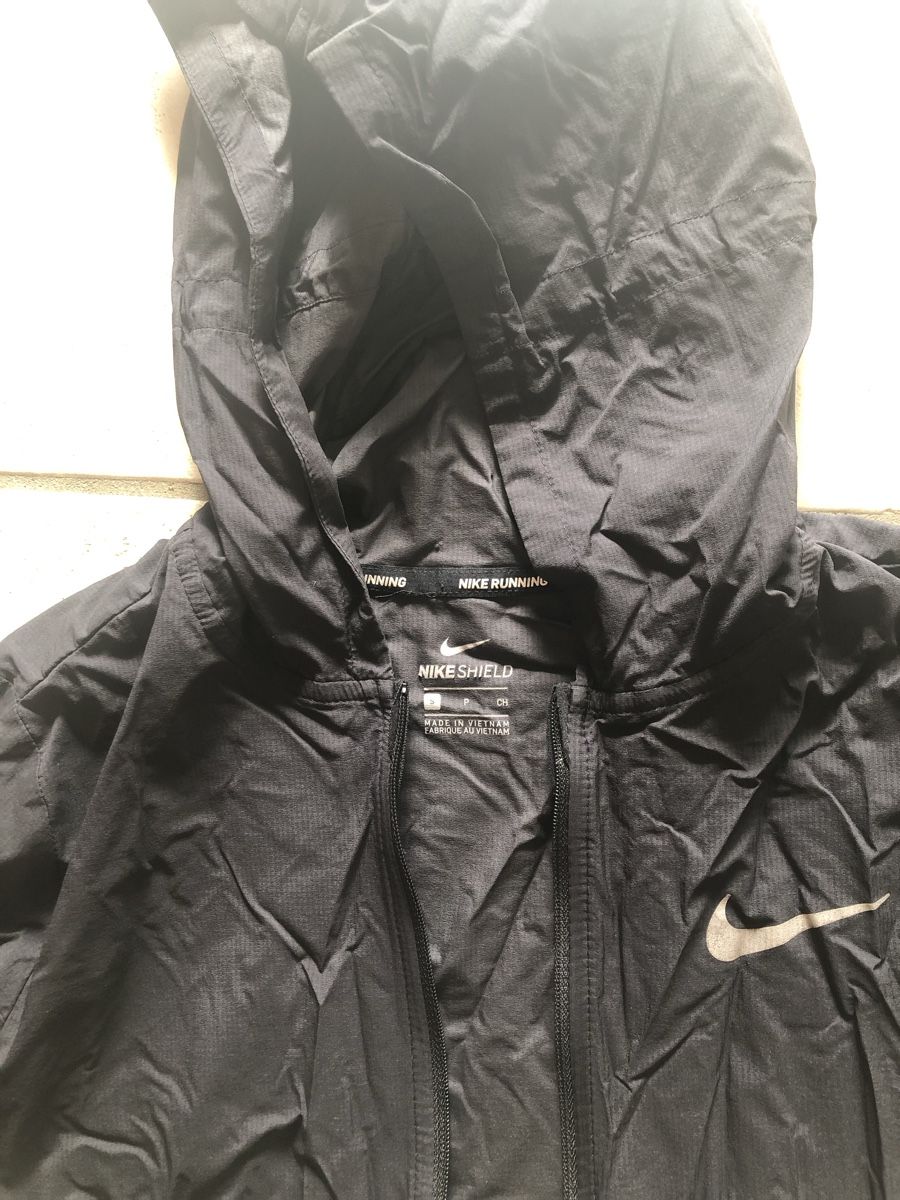 Nike Giacche: Nike Running - leichte Regenjacke - S – Usato da Chêne-Bourg venduto da sienna8245 1