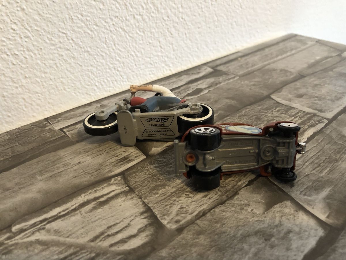Hot Wheels Giocattoli: Autos Sammlung, – Usato da Chur venduto da Tsambiko 6