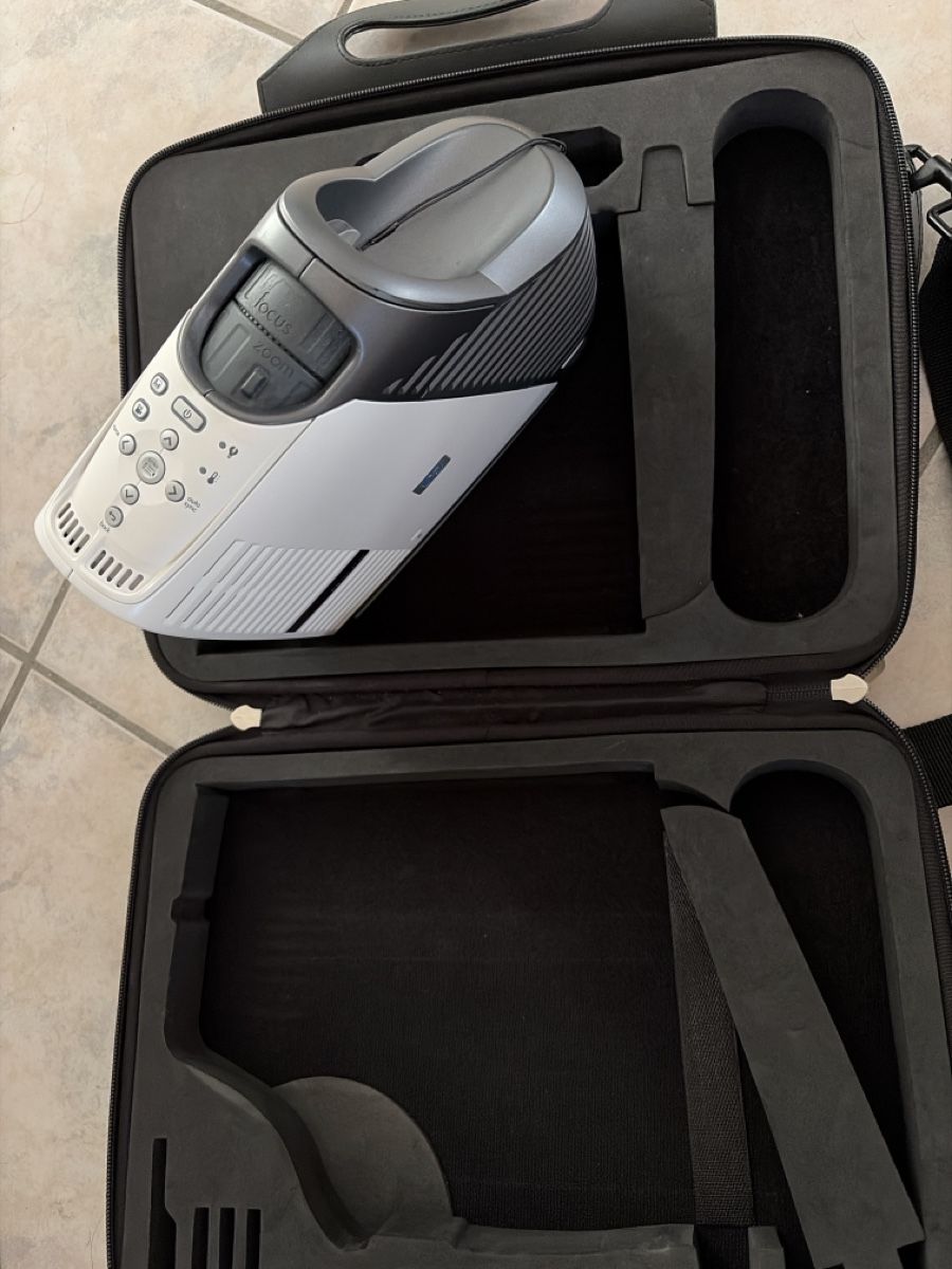 Hewlett Packard Proiettori: HP Digital Projector MP3130 mit Tasche, Kabeln und Dokumente – Usato da Basel venduto da Bella-94 4