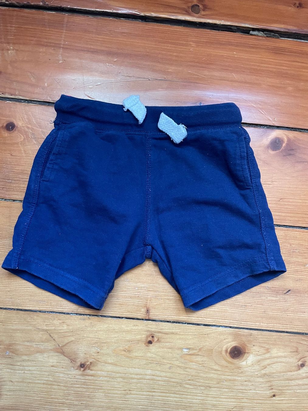 Zara Pantaloni: Shorts bebe - Zara 78 cm – Usato da Satigny venduto da Suisse_gigi