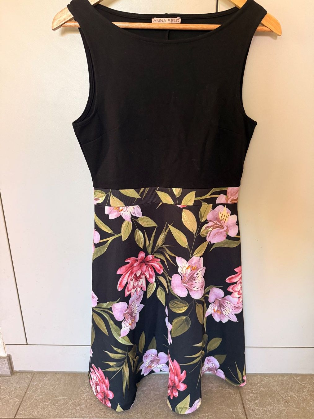 Anna Field Vestiti: Anna Field: Elegantes Sommerkleid mit Blumen- Grösse 38 – Usato da Teufenthal AG venduto da MeineSchatztruhe