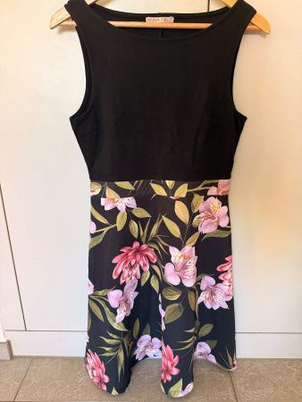 Anna Field: Elegantes Sommerkleid mit Blumen- Grösse 38