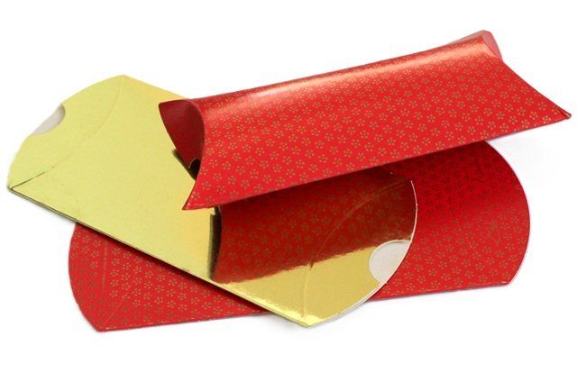 Carta: Geschenkboxen Kissenform rot oder gold – Nuovo (secondo la descrizione) da Schlatt TG venduto da kreativ-atelier
