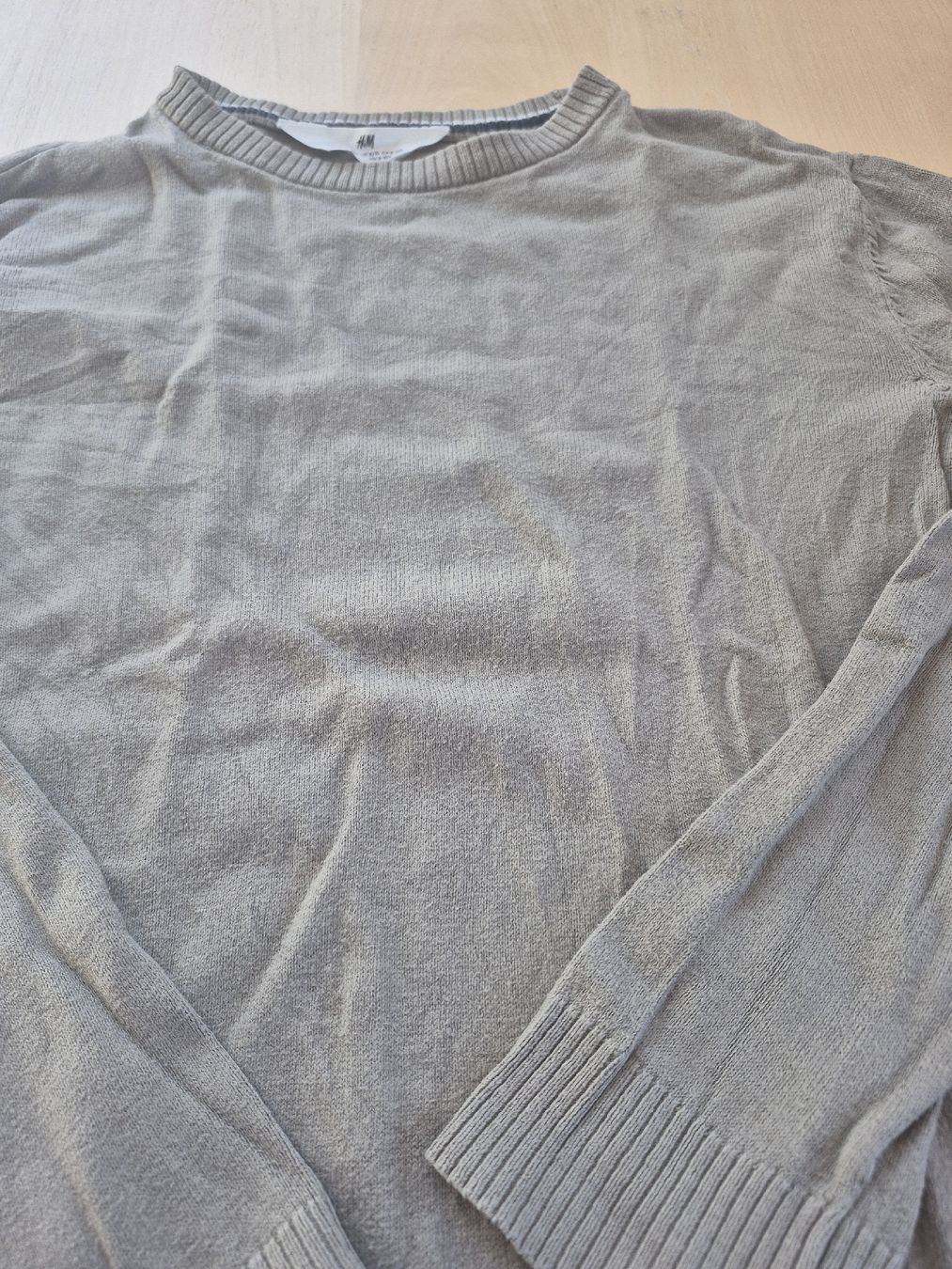 H&M Pulls et sweat-shirts: Pullover, Gr. 134/140, Farbe Olive – D'occasion à Ellikon an der Thur par nicibaur 1