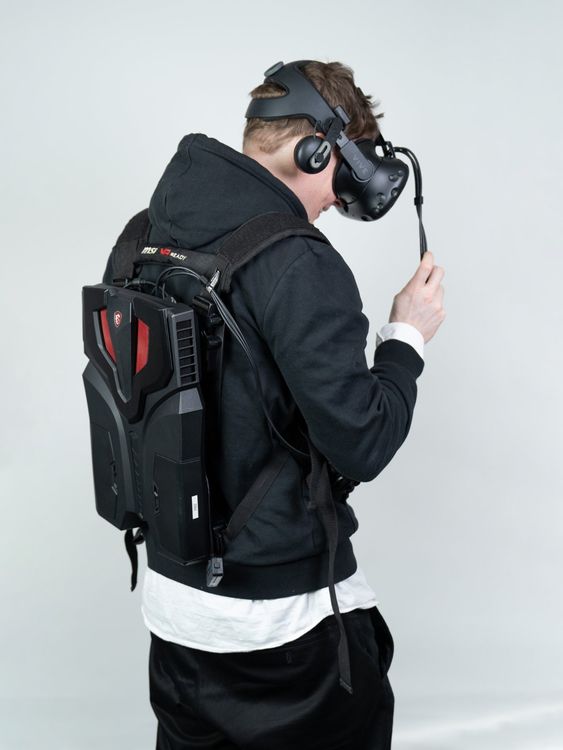 HTC Vive VR Brille mit MSI One Backpack PC (Gebraucht) in Wünnewil für ...