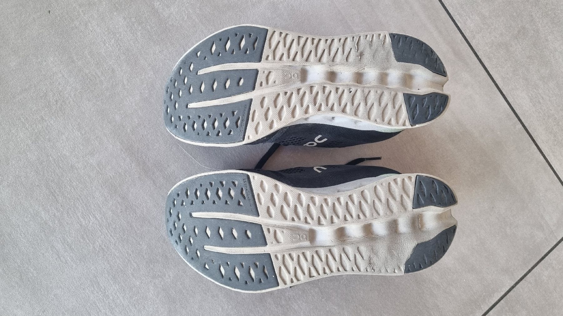 On Scarpe da uomo: On Cloudsurfer 41 – Usato da Biasca venduto da sio_61dn 2