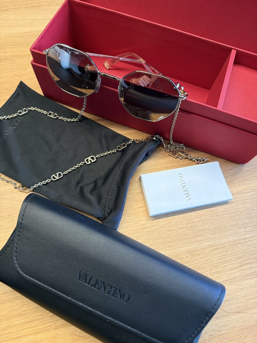 Valentino Brillen & Gläser: Valentino ORIGINAL sunglasses TOP! – Gebraucht aus Walchwil von Luxury_wardrobe 2