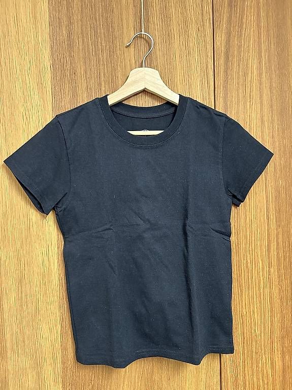 Urban Outfitters T-shirt: schwarzes T-Shirt – Usato da Gais venduto da T_iziana