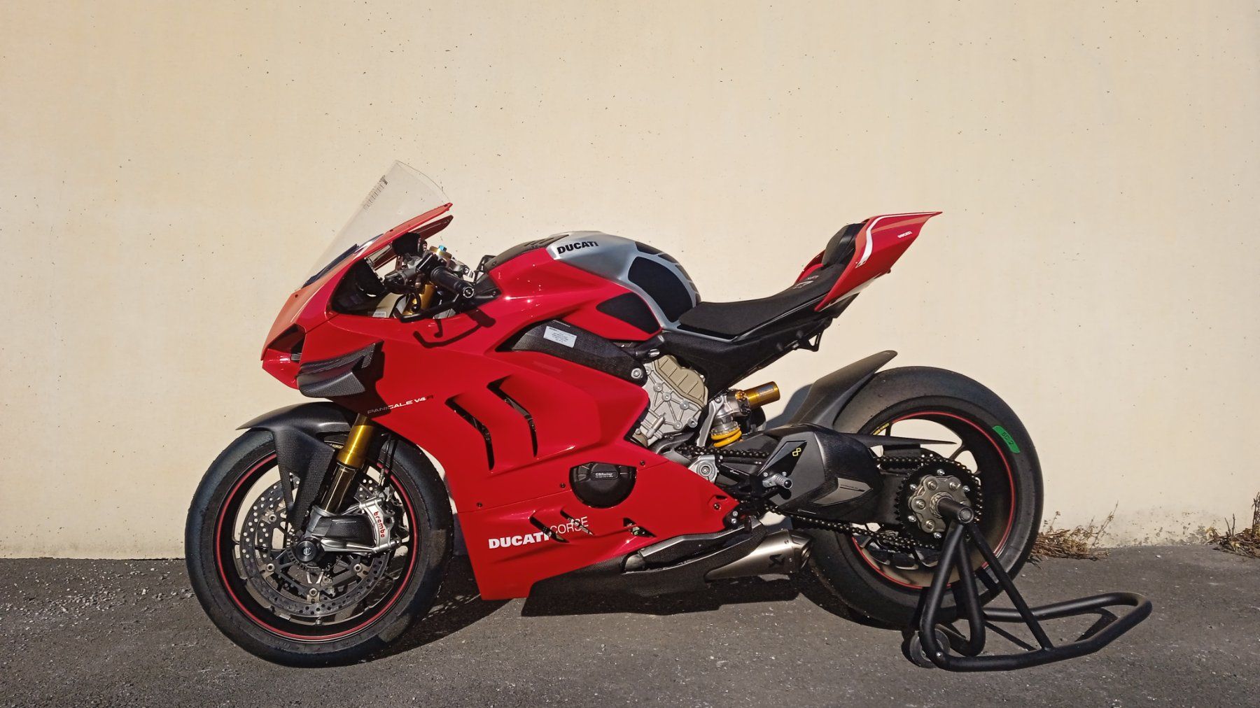 Ducati Strada: Ducati Panigale V4R – Usato da Zizers venduto da AstraT