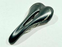 Selle Italia SLR trans am CARBON FIBRE Leder Sattel  2608