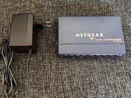 NETGEAR FS108 8-Port Fast-Ethernet-Switch mit Netzteil