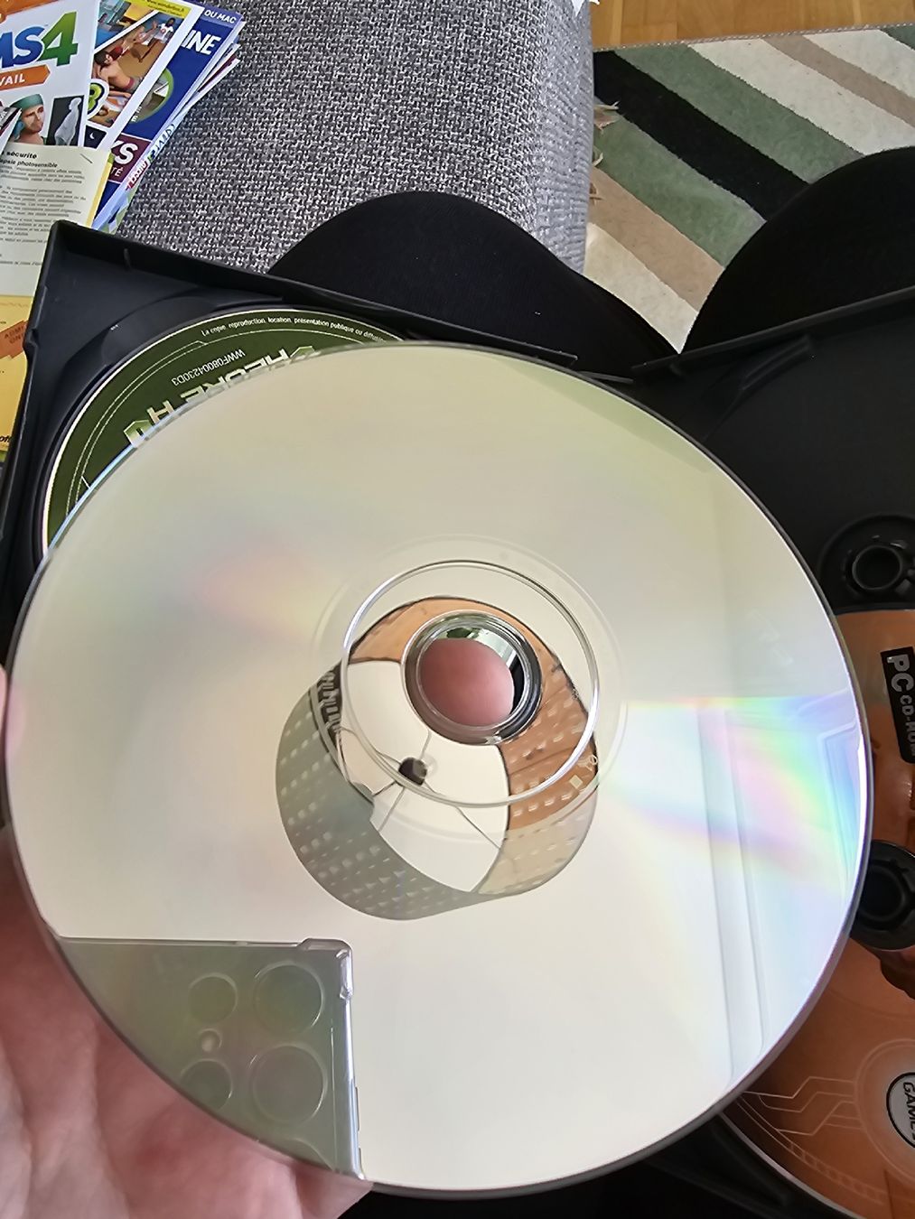 Giochi: PC Jeu Command & Conquer Generals Deluxe Edition FR – Usato da Forel (Lavaux) venduto da Clelia94 5