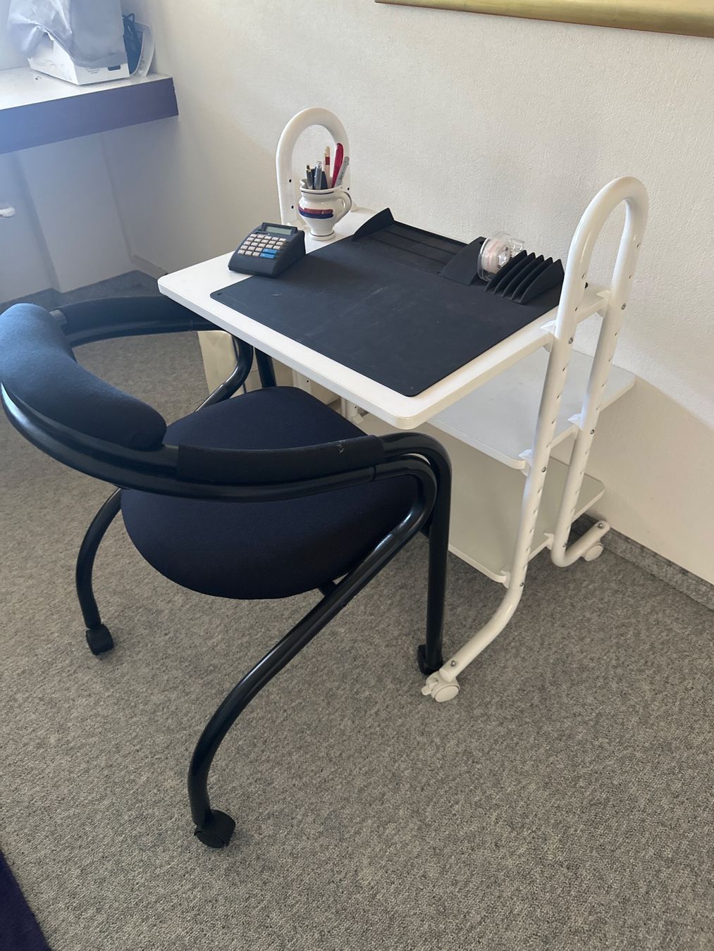 Bureaux: Computertisch mit Stuhl – D'occasion à Chur par Tenorio