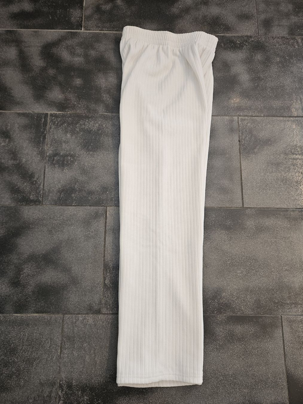 Pantalons: Damen Hose gerippt creme elastischer Bund  – Neuf (Voir description) à Anwil par nomolnoi 1