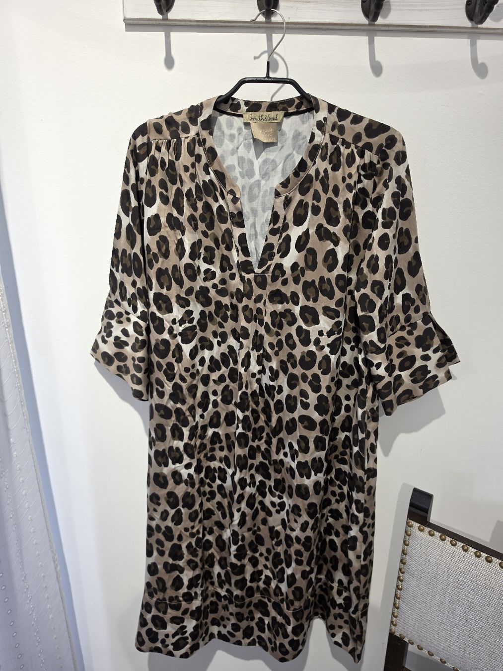 Kleider: Kleid Leo-Muster Grösse M Smith & Soul  – Gebraucht aus Adligenswil von FriedasWelt
