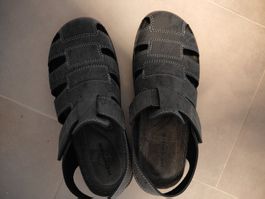 Gr. 43 dunkelgraue Sandalen, Memphis, vorn zu