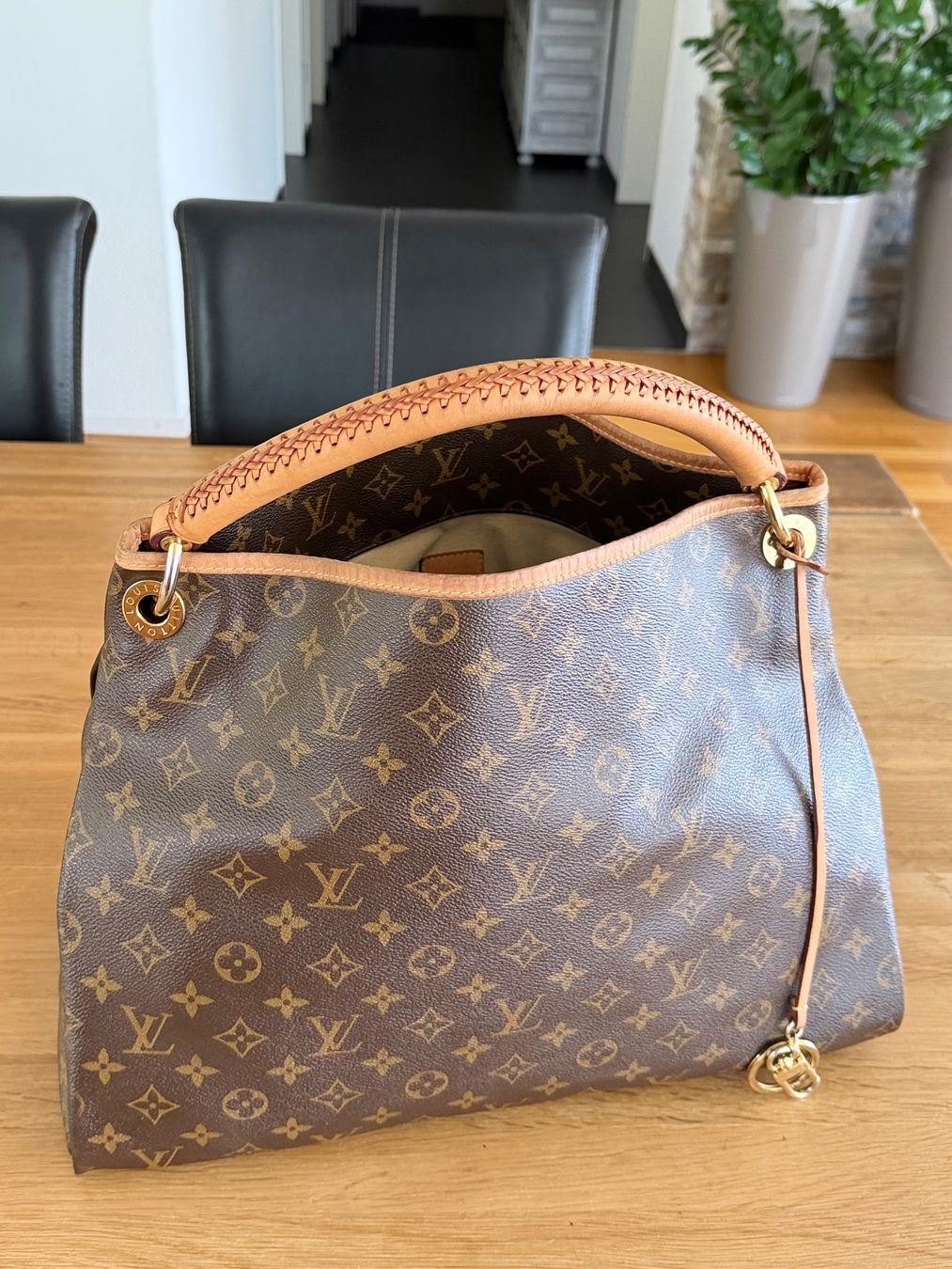 Louis Vuitton Borse da donna: Louis Vuitton Artsy – Usato da Reinach AG venduto da RobbisB 5