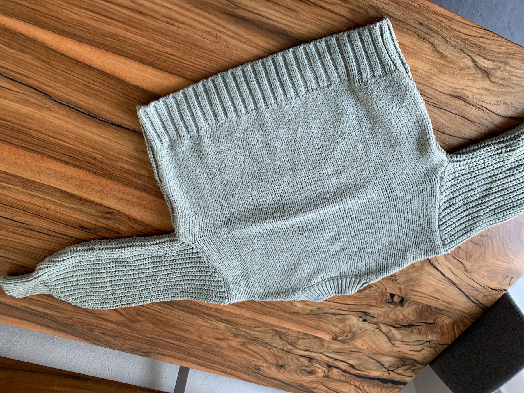 H&M Maglioni & Felpe: H&M Strickpullover, hellgrün, Grösse XS – Usato da St.Gallen venduto da Ha-Ha 3