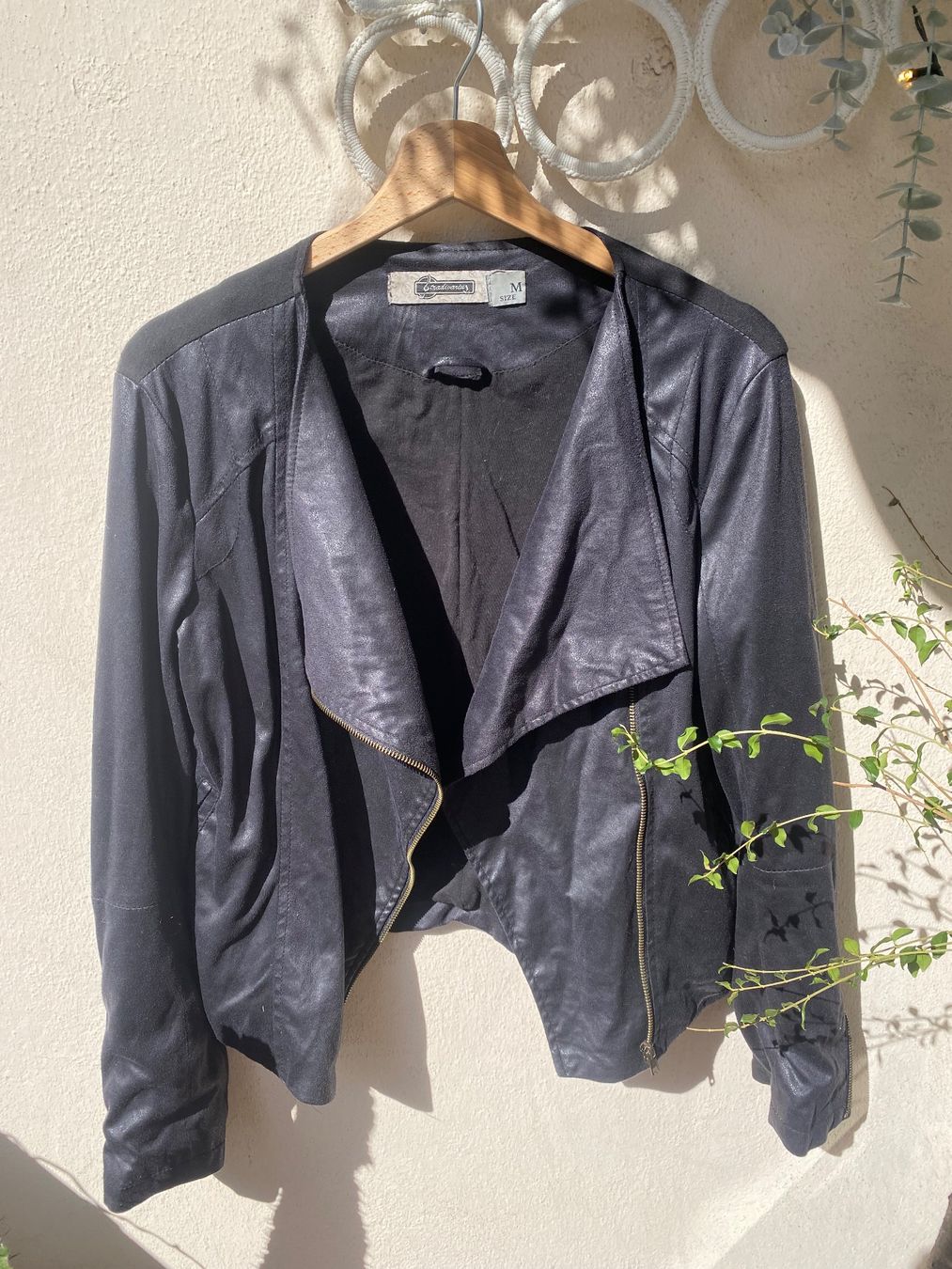 Jacken: Veste noire taille M bon état – Gebraucht aus Genève von lejardindesvetements
